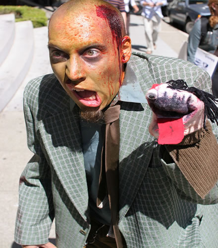 مهرجان الرعب  Top-10-zombie-cosplay-costume-funny-sexy-nazi-left-4-dead-ff7-hot-3