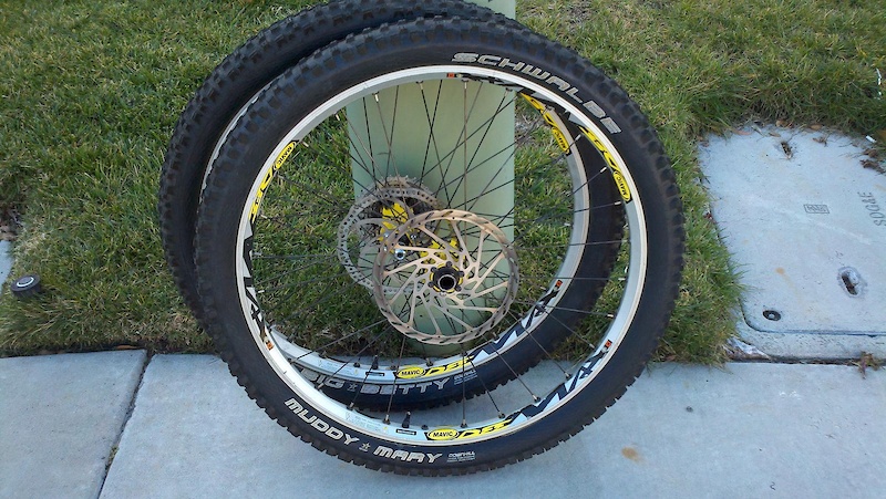 deemax UST wheelset  with 2011 SCHWALBE $299 P4pb6239990