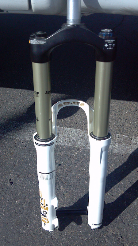 2008 rockshox totem 2 step 1 1/8 steer tube $299 P4pb7367743