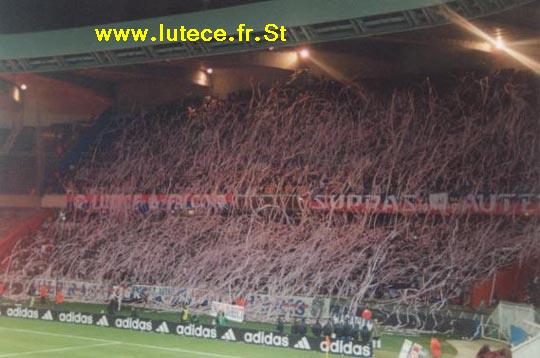 Tifos Confettis, PQ ... 01-02%20PSG%20MarseilleCF%2001