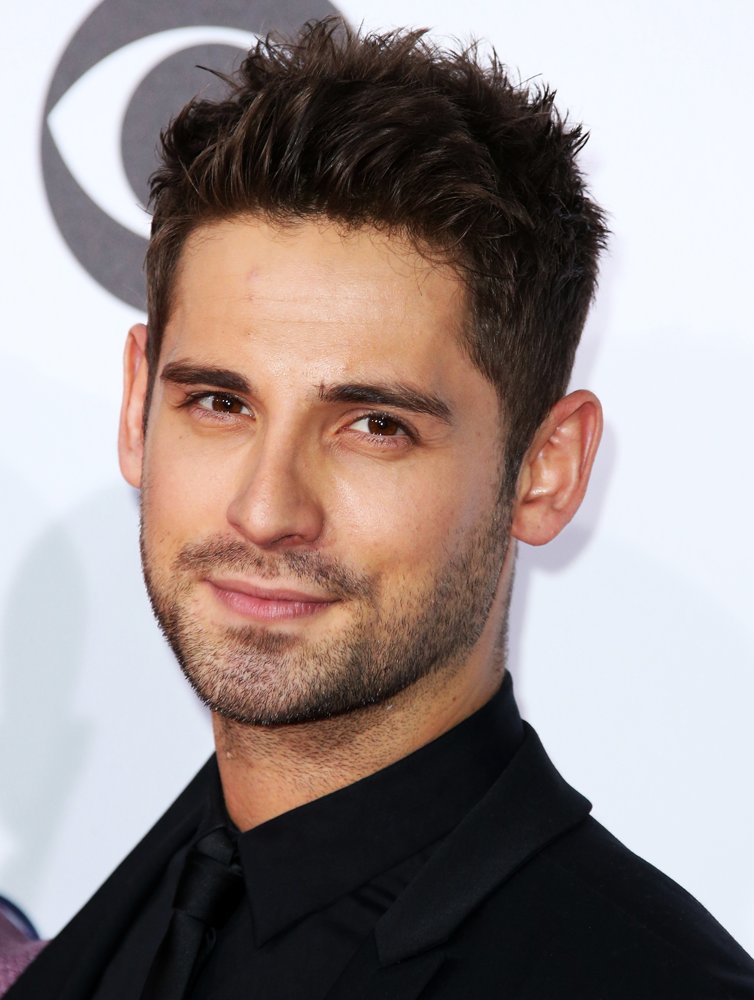 ┌ Beautiful Actors ď0z3 ┘ - Página 29 Jean-luc-bilodeau-people-s-choice-awards-2016-01