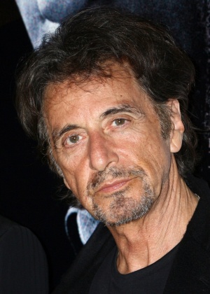 Boston - A Chegada - Página 2 O-ator-al-pacino-chega-para-a-premiere-de-righteous-kill-em-roma-na-italia-1692008-1272040362217_300x420