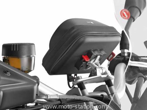 Givi : Platine de fixation Tanklock pour smartphone et GPS Platine_Givi_GPS_smartphone_st2pz-500x375