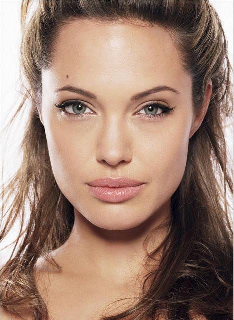 Parecidos razonables GH17 Hoy-cumple-anos-angelina-jolie-L-0ZuOH8