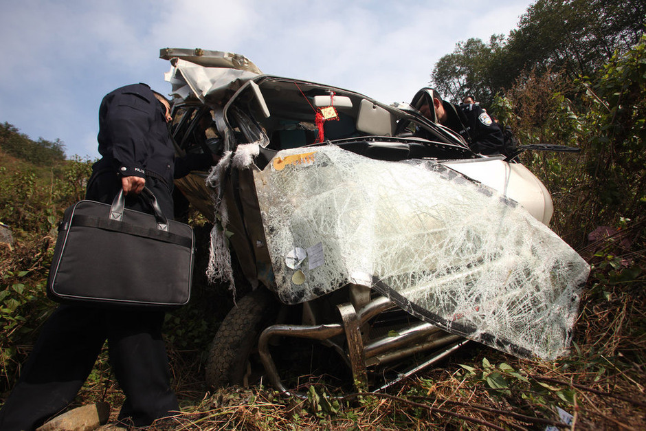 云南校车事故所在贫困县公车433辆 无一辆校车 高清图集 Img3248833_n