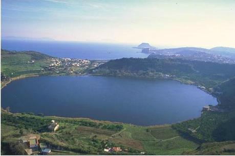 El súpervolcán Campi Flegrei, levanta nerviosismo en Italia Si-stanno-risvegliando-i-campi-flegrei-L-D3O_iv