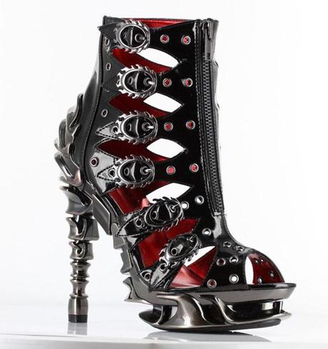 bitch-im-dangerous-steampunk-gothic-heels-L-McBcP5.jpeg