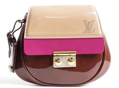 اروع حقائب 2011 Louis-vuitton-spring-summer-2011-accessoires-L-ALDYQY