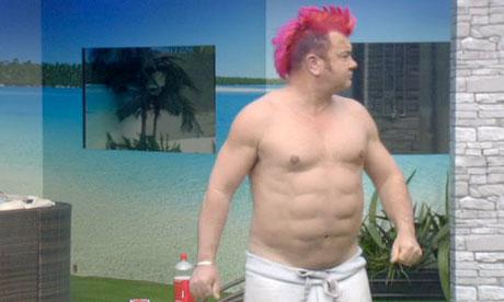 Mi "dieta" . Darryn-lyons-reveals-fake-six-pack-on-celebri-L-_YeTF_