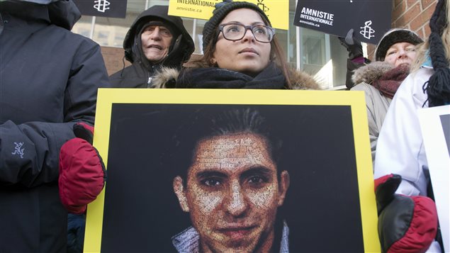 Raif Badawi et la justice saoudienne FEMME%20DE%20RA%C3%8FF%20BADAWI