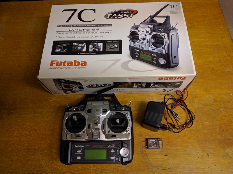 [Vendu] Radio Futaba T7C 2.4Ghz + Recepteur + Pupitre 1478441830_c