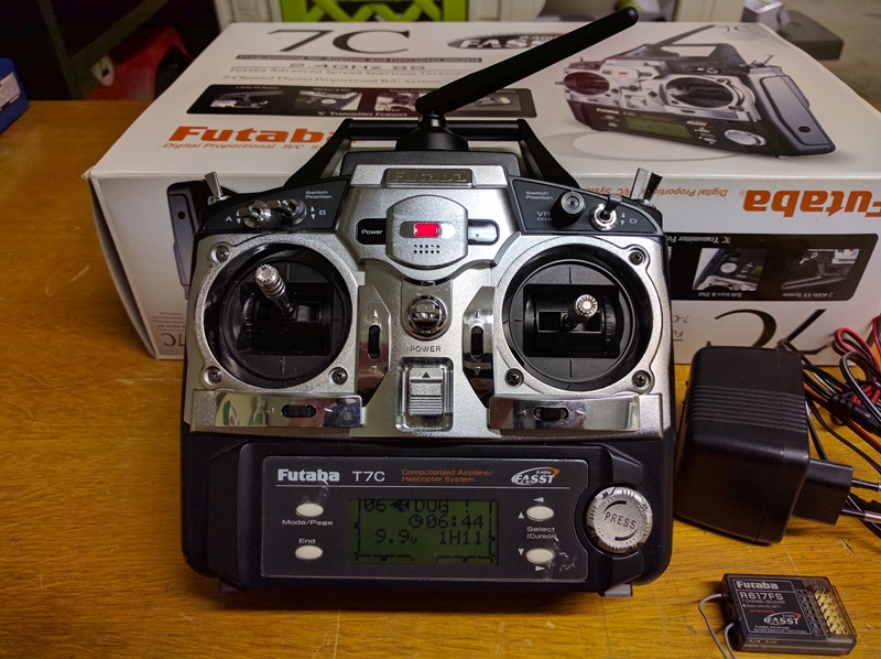 [Vendu] Radio Futaba T7C 2.4Ghz + Recepteur + Pupitre 1478441880_d