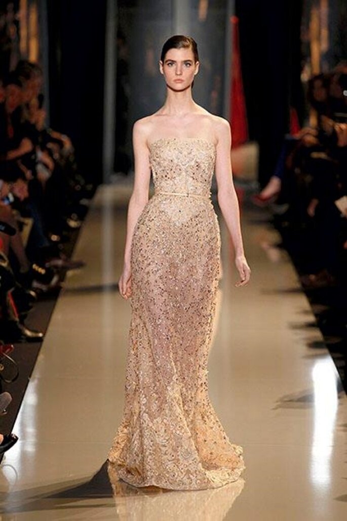 Mi humilde morada  - Página 19 Vestido-de-gala-elegante-en-color-champagne-Foto-Elie-Saab-2013