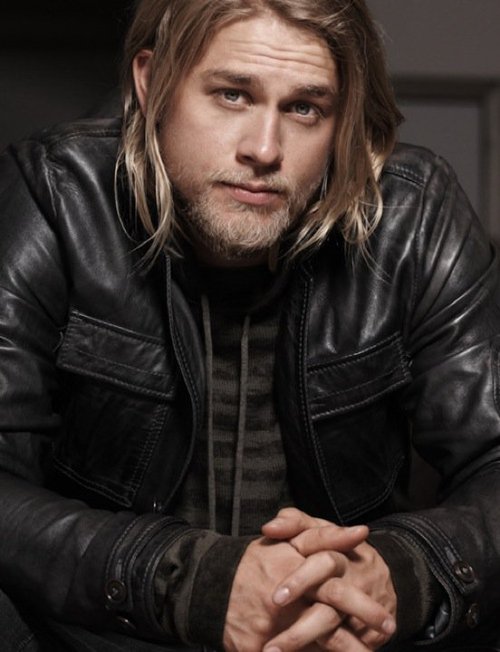 Atelier de Liam England Charlie-Hunnam-45