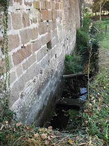 Roue de moulin à aubes - Page 2 Morvieux14Ete0032