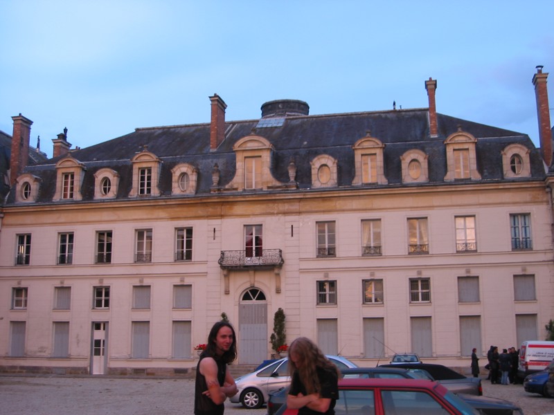 Château de Vaux le Pénil (festival "goth") ChateauDeJour