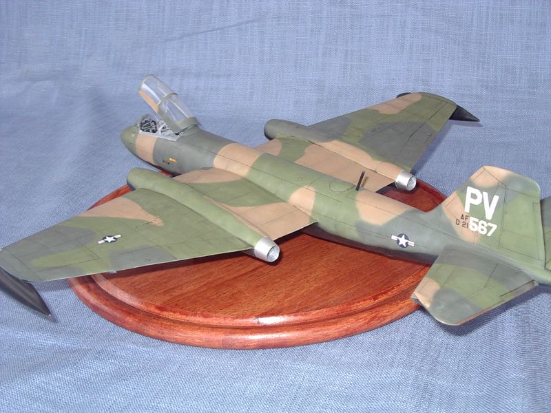 B-57 Classic Airframes 1/48 B-57-22