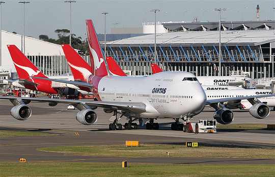 [Internacional] Qantas suspende voos e atrapalha passageiros e líderes mundiais 1241043179