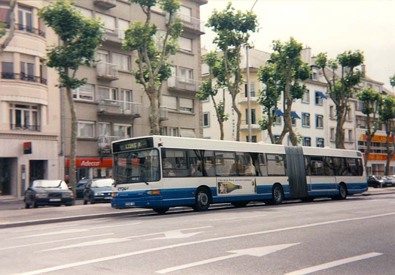 Vos Photos !  - Page 4 _lorient-gx417_321-r-livree_bleue-cours_de_chazelles-16-07-1997-Christobal