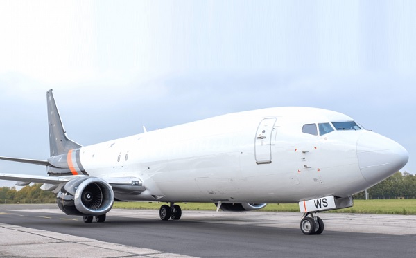 FUERZA AÉREA DE PERÚ - Página 39 Boeing737400F_TitanAirways