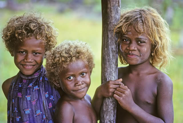 El misterio de los negros rubios en las Islas Salomón Negros_rubios_islas_salomon_02