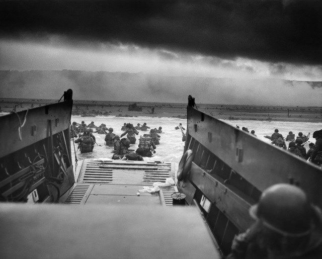 6 Mitos de la Segunda Guerra Mundial perpetuados con el tiempo Imagen-de-la-segunda-guerra-mundial-blando-y-negro-4