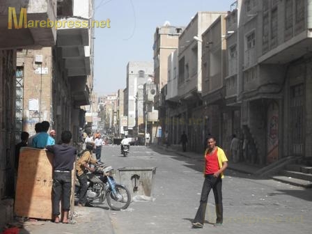 اعتداء لقوات الأمن والحرس الجمهوري على المعتصمين في تعز 16010.1304932169.18