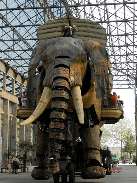 NANTES * NAUNTT * NAONED Machines-elephant-214