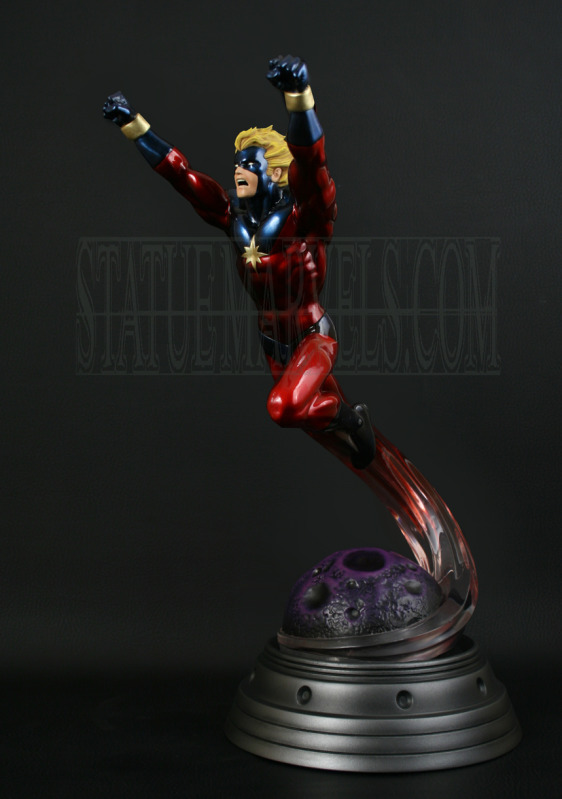 Statue CAPTAIN MARVEL "70' / action" Bowen_Captain_Marvel