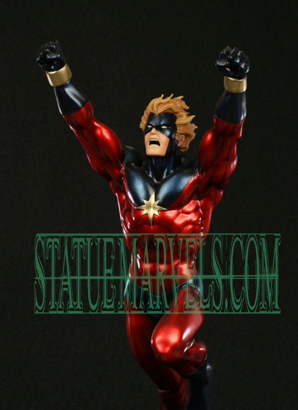 Statue CAPTAIN MARVEL "70' / action" Captain_Marvel_bowen