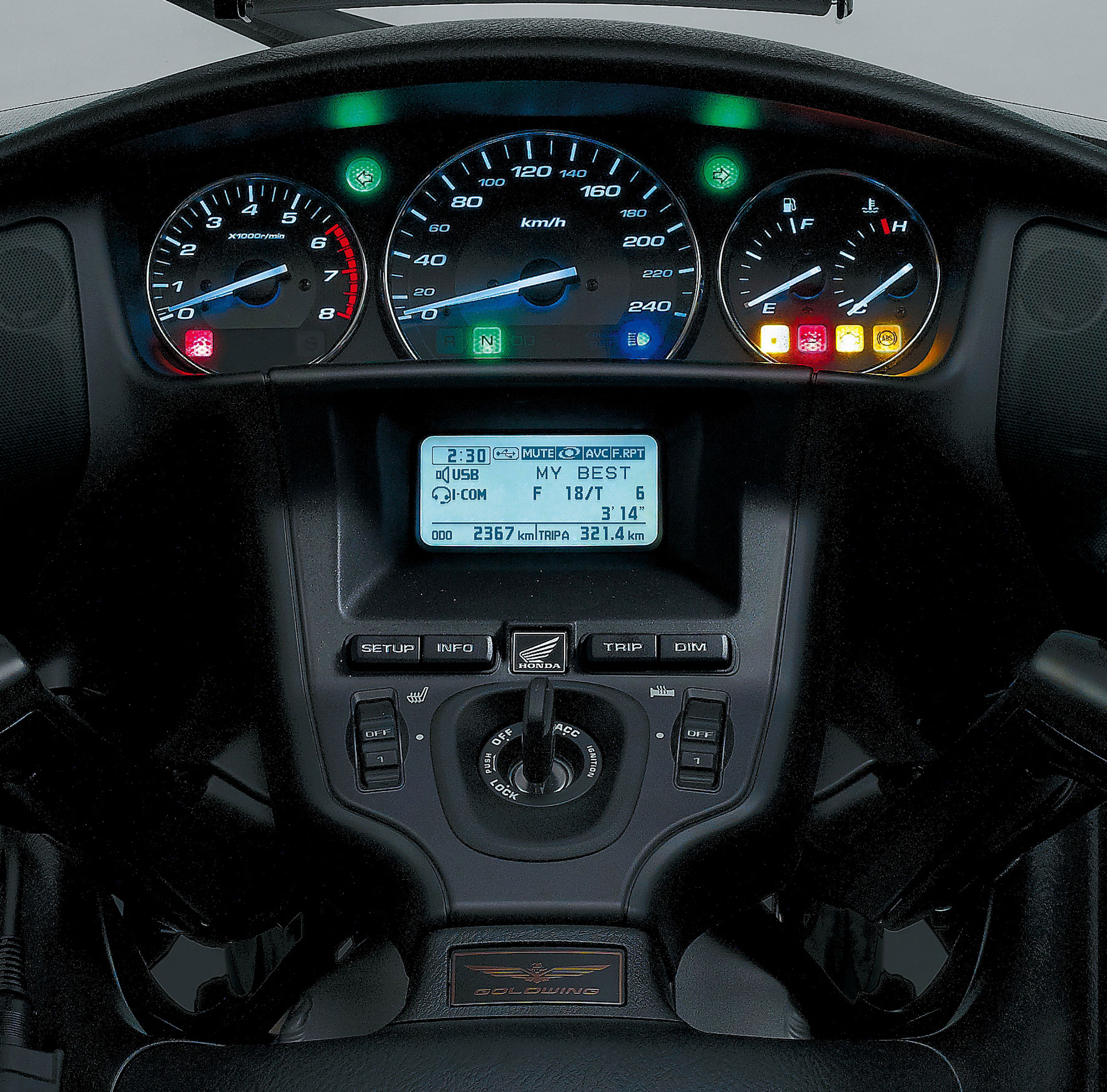 JEU du Numéro - Page 13 2012-honda-goldwing-1