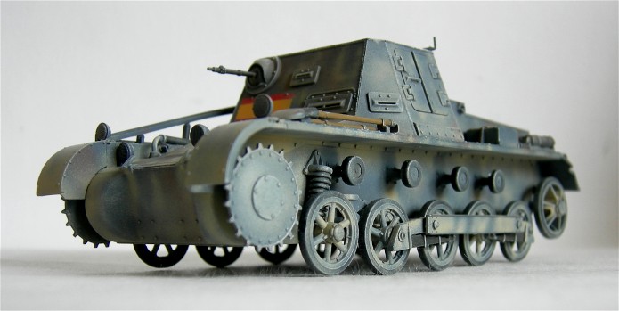 Sd.Kfz. 265 kleine Panzerbefehlswagen 1/35 Dragon 39-45 series FINI - Page 2 DSCN0860