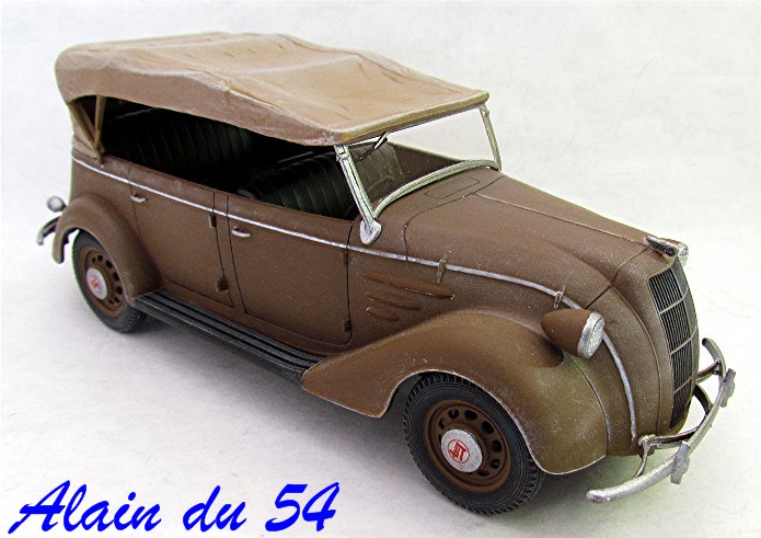 Toyota model AB Phaeton 1/35 Tamiya FINI Sm006