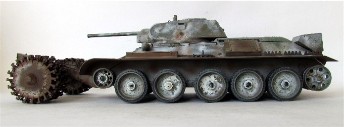 T-34 76mm Mle 42 rouleaux déminage mix Tamiya/Zvesda 1/35  FINI IMG_0005