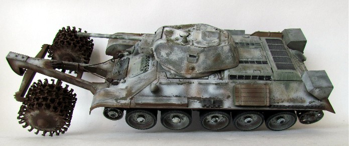 T-34 76mm Mle 42 rouleaux déminage mix Tamiya/Zvesda 1/35  FINI IMG_0008