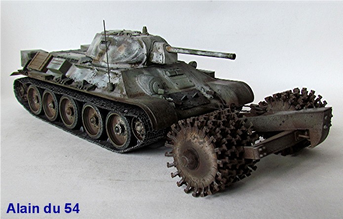 T-34 76mm Mle 42 rouleaux déminage mix Tamiya/Zvesda 1/35  FINI IMG_0108