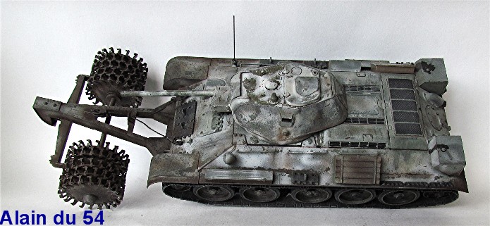 T-34 76mm Mle 42 rouleaux déminage mix Tamiya/Zvesda 1/35  FINI IMG_0109