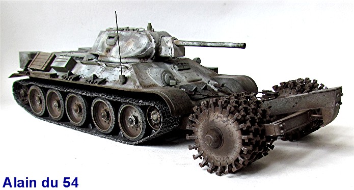 T-34 76mm Mle 42 rouleaux déminage mix Tamiya/Zvesda 1/35  FINI IMG_0111