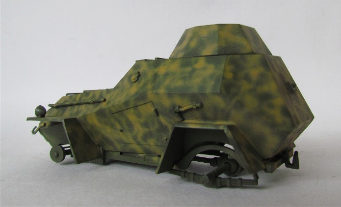 BEUTE BA-64 B  small armoured car AER 1/35 FINI IMG_0077