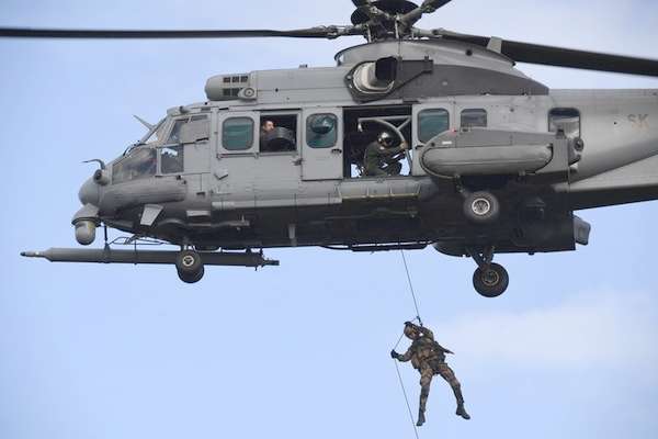 MATÉRIELS DE PARACHUTAGE, DE LARGAGE ET DE VOL DE PENTE. EL-118-2-site1