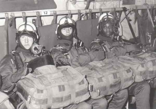 MATÉRIELS DE PARACHUTAGE, DE LARGAGE ET DE VOL DE PENTE. EL-25-site1