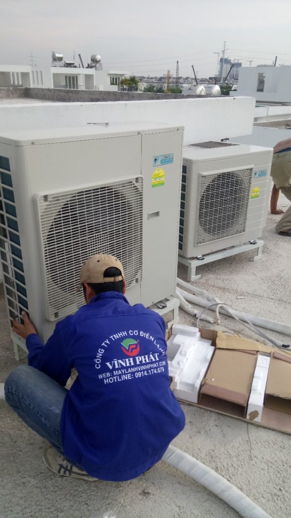 Đại lý bán, Chuyên nguồn Máy lạnh âm trần Daikin – Máy lạnh âm trần giá rẻ nhất TP HCM L%E1%BA%AFp-m%C3%A1y-l%E1%BA%A1nh-gi%E1%BA%A5u-tr%E1%BA%A7n-n%E1%BB%91i-%E1%BB%91ng-gi%C3%B3-DAIKIN-t%E1%BA%A1i-Lucasta-qu%E1%BA%ADn-9-28--576x1024