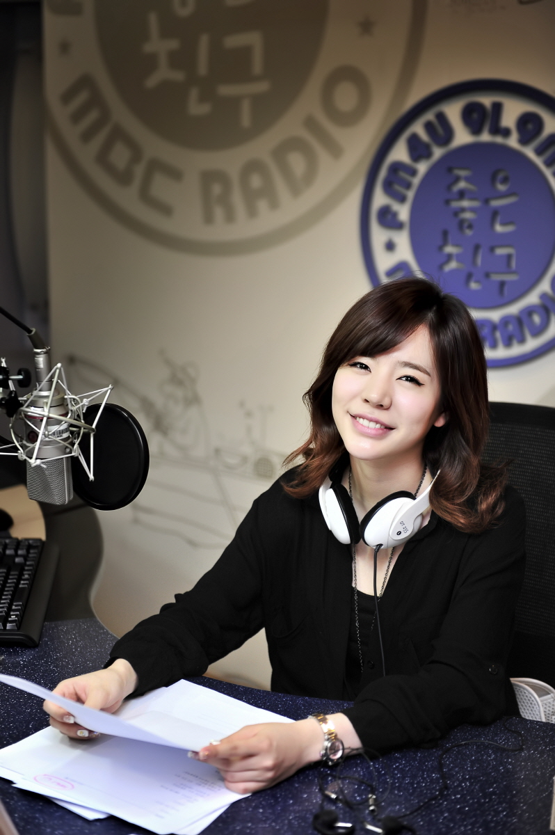 [OTHER][06-05-2014]Hình ảnh mới nhất từ DJ Sunny tại Radio MBC FM4U - "FM Date" 20140513142892_P