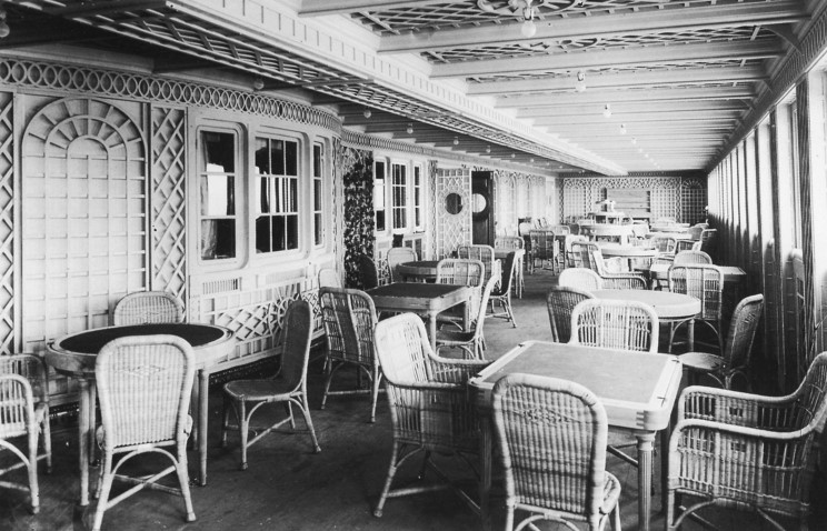 Huyền Thoại Tàu Titanic - Phần 3 Titanic_cafe_parisien