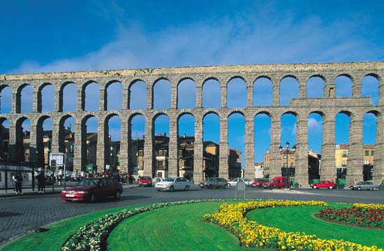 Aqueduct of Segovia  102585-004-87DDCB4D