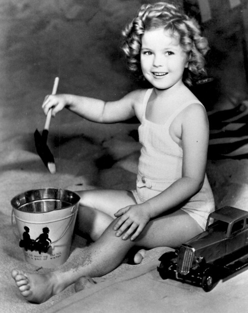 Murió Shirley Temple, la niña dorada de Hollywood - Página 2 D5adb25c5a51f4cd6677568e8da6344d