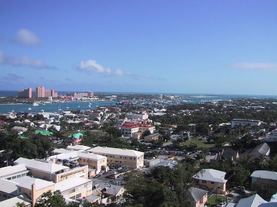 جزر الجنه ولا اروع A-view-of-nassau-from