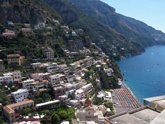 Italija - Page 2 Positano-beach