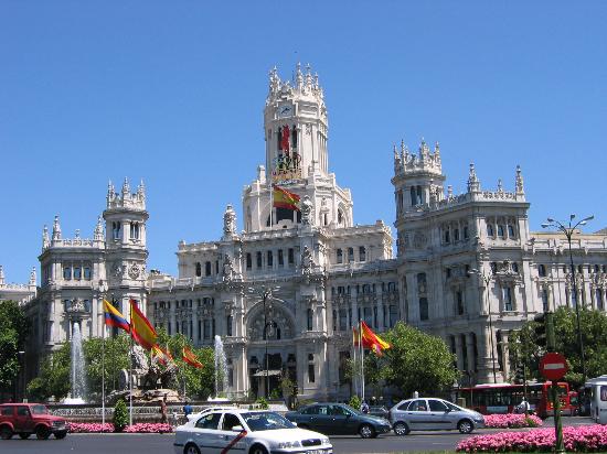مَجْرِيط أو مدريد madrid من الاندلس إلى الأن Real-madrid-s-cup-celebration