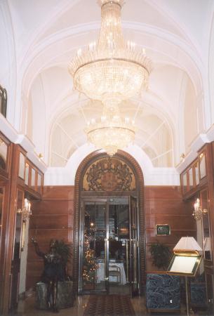 El hotel- Recepcin Entry-hall-to-gourmet